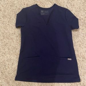 Women’s scrub top